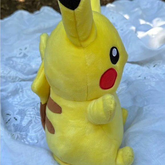 Pikachu Plush Stuffed Toy Talking Light Up Pokemon Tomy 2016 Ears Movable 10.5" - Picture 5 of 11